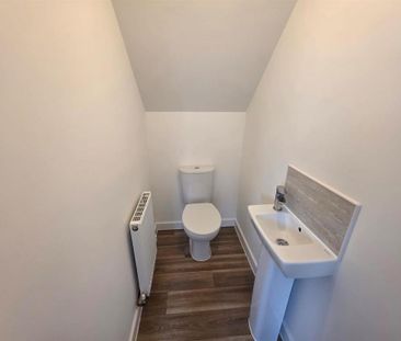 3 bedroom semi-detached house to rent - Photo 6