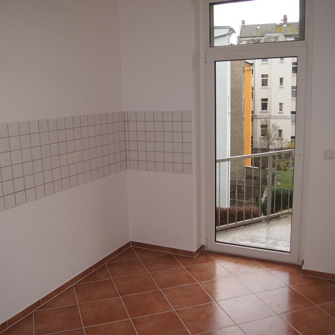 2 Zimmer mit großzügigen Balkon - Plauen / Haselbrunn - Bad mit Badewanne - - Photo 1