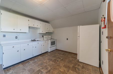 For Lease - 10 Mckenzie Street Unit# Unit A, Tillsonburg, Ontario - Photo 3