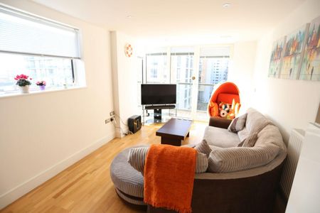 2 Bed Flat, Victoria Parade, SE10 - Photo 2