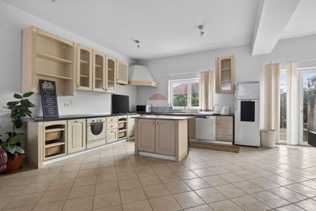 Casă 5 dormitoare si teren 725 mp de închiriat în zona Gradiste - Photo 5