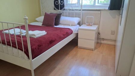 1 bedroom in a house share to rent - Photo 4