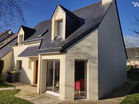 A louer à BRUZ, située entre les deux centres et leurs commodités (bus, commerces, écoles), mai... - Photo 4