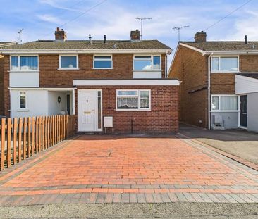 3 bedroom semi-detached house to rent - Photo 4