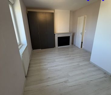 Location Appartement 2 pièces 45m² LUNEVILLE 54300 - Photo 2