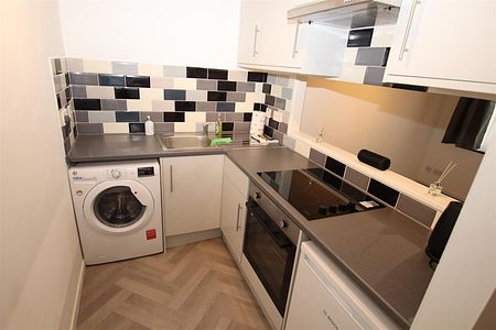 1 bedroom Maisonette to let - Photo 3