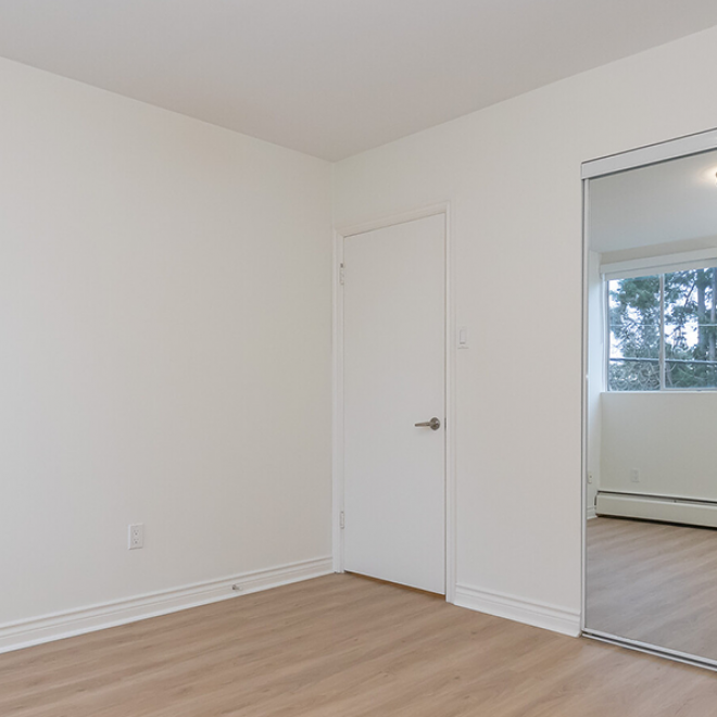 Christie Point Apartments - Photo 1
