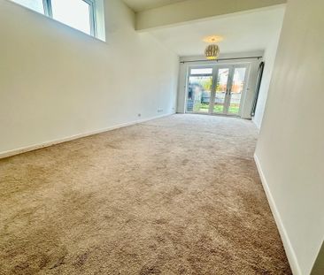 Ensbury Avenue, Bournemouth - Photo 1