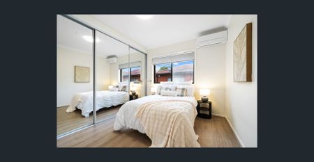 Front 2 Bedroom Villa with Lock Up Garage - Photo 4