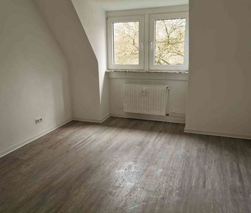 Endlich auf eigenen Beinen stehen? Diese 2-Zimmer-Wohnung wartet auf Sie. - Foto 1