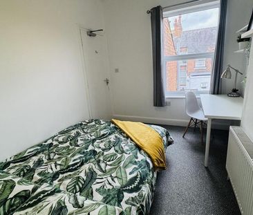 1 bedroom in a house share to rent - Photo 5