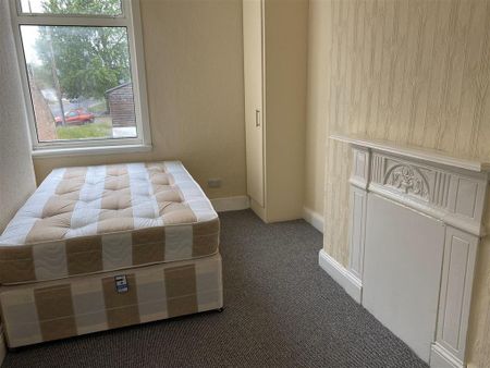 3 bedroom terraced house to rent - Photo 5