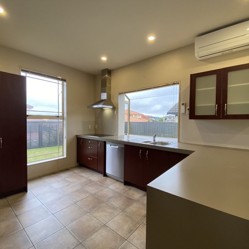 18 White Pine Avenue, Woodridge - Photo 1