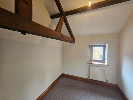 2 bedroom character property to rent - Photo 4