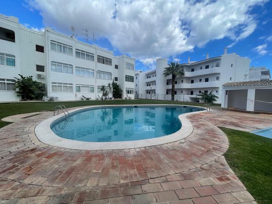 Apartamento T0 muito bem localizado em Vilamoura, com piscina. - Photo 1