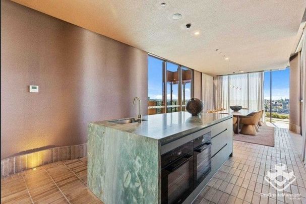 Luxurious 1-Bedroom Apartment in West Village, West End - Photo 1