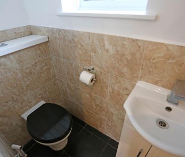 2 bedroom terraced house to rent - Photo 6