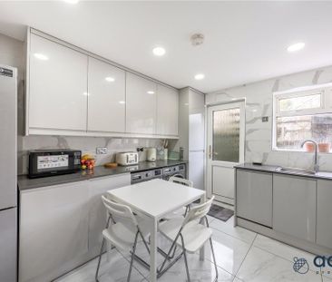 2 bedroom maisonette to rent - Photo 4