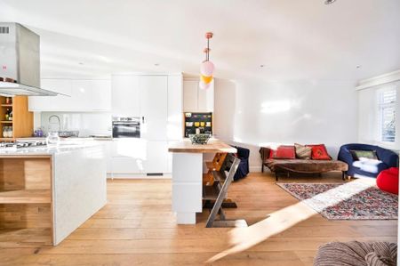 2 Bed Terraced House, Upper Richmond Road, SW15 - Photo 2