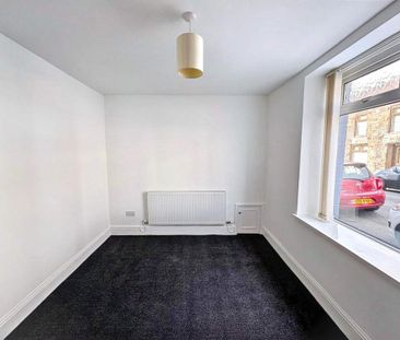 4 bedroom terraced house to rent - Photo 2