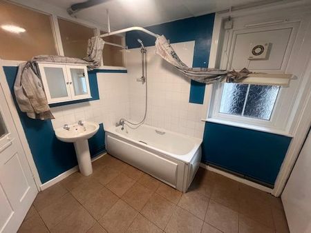 2 bedroom maisonette to rent - Photo 5