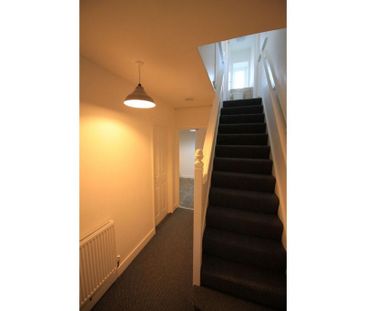 4 bedroom semi-detached house to rent - Photo 2