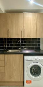 1 Bed Flat, Walpole Road, SW19 - Photo 3