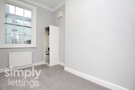 2 Bed property for rent - Photo 2