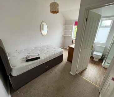 1 bedroom in a house share to rent - Photo 1