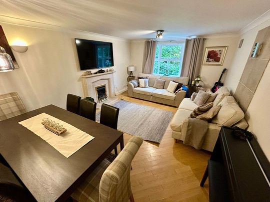 Woodbridge Manor, Camberley - 2 bedrooms Property for lettings - Seymours - Photo 1