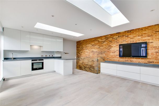 Askew Crescent, Brackenbury Village, W12, London - Photo 1