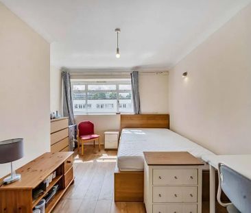 1 bedroom in a flat share to rent - Photo 3