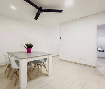 Carrer de la Lluna, Barcelona, Catalonia 08001 - Photo 4