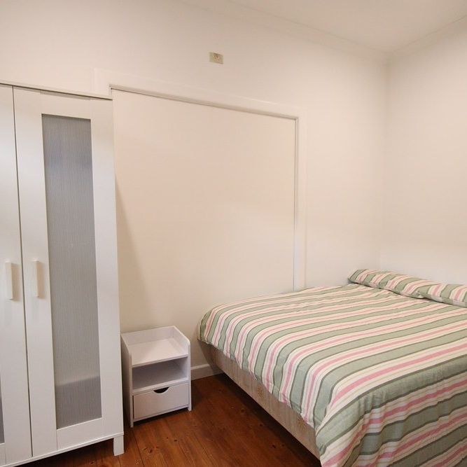 6-bedroom shared house / townhouse, Fox Avenue - Photo 1