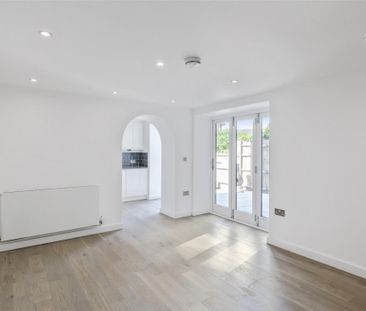 Silverthorne Road, Clapham, SW8 - Photo 1