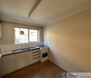 Two Bedroom Unit! - Photo 3