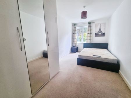 3 bedroom apartment to rent - Photo 4