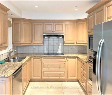 For Lease - 210 Centre Street, Richmond Hill, Ontario - Photo 4