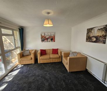 3 bedroom apartment to rent - Photo 1