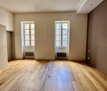 Location Appartement 1 pièce 32m² AVIGNON 84000 - Photo 2