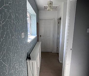 2 bedroom semi-detached house to rent - Photo 5