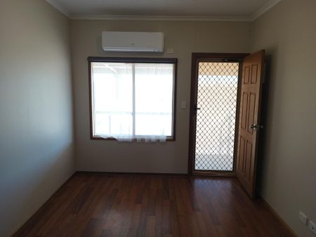Neat 1 bedroom unit - Photo 5