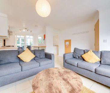 £769 p/w (£3,332 pcm) - Photo 2