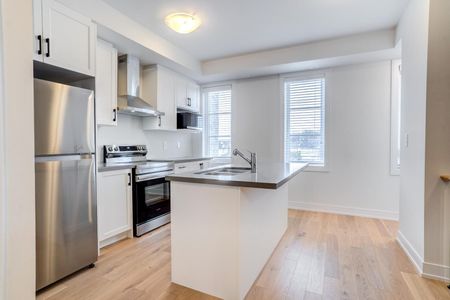 For Lease - 5947 Saigon Street, Mississauga, Ontario - Photo 2