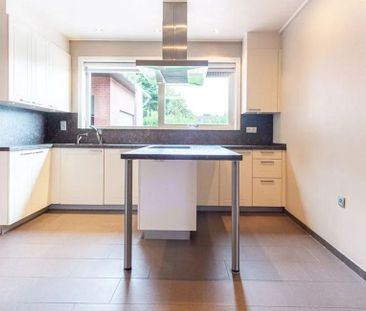 Huis te huur in Neerpelt voor € 1.050 met 4 slaapkamers - Photo 1