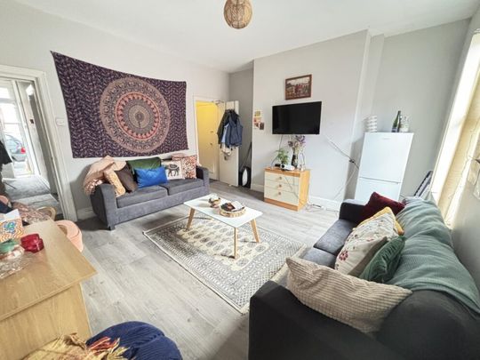 28 Richmond Mount, Leeds, LS6 1DF - Photo 1