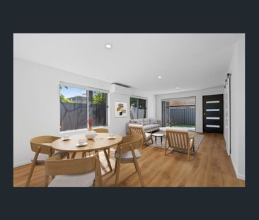 RENOVATED UNIT IN SOUGHT AFTER SURBURB - Photo 2