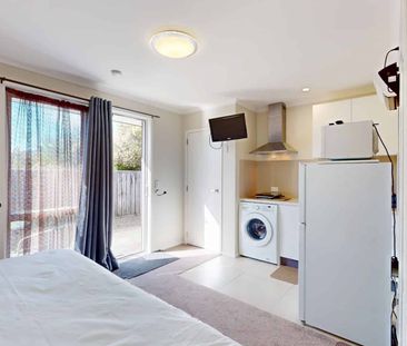 Hassle-Free Living – Fully Furnished & All-Inclusive - Photo 3