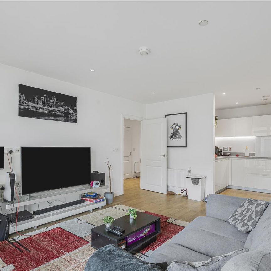 Lamington Heights, 8 Madeira Street, London - Photo 1