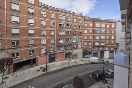 Oviedo - Photo 4